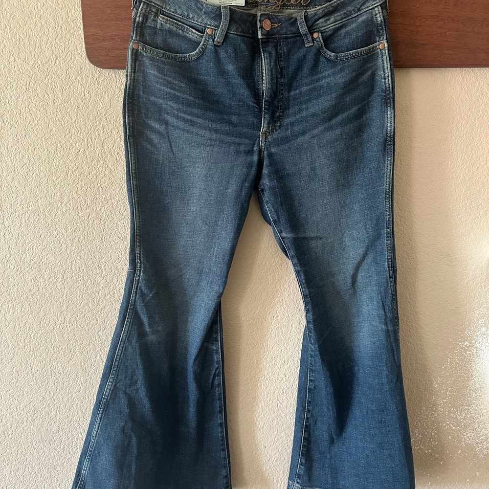 Wrangler flare jeans size 31/30 new with tags